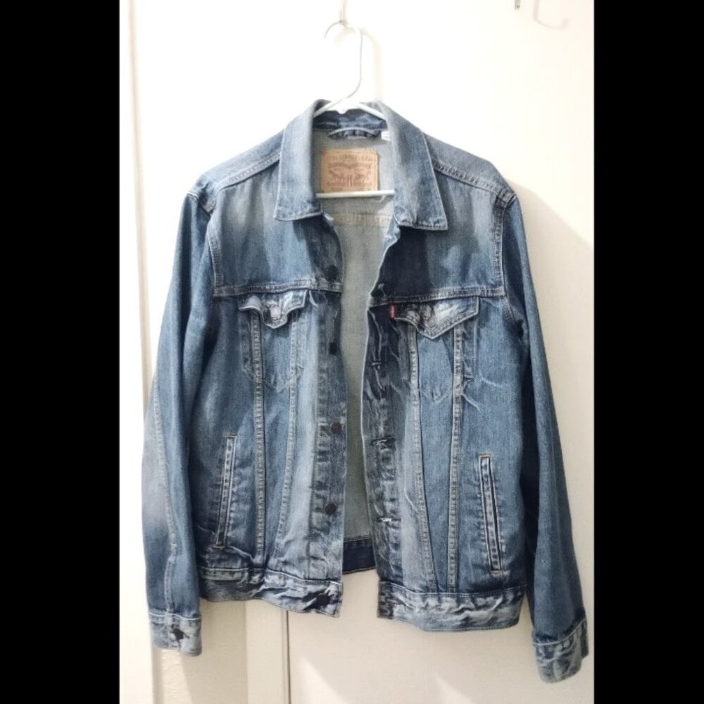 Levi's Denim / Jean Jacket size M